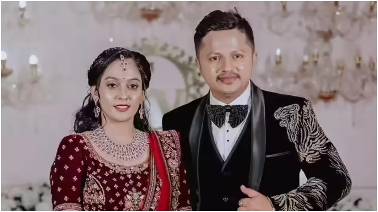 Year Ender 2025: ಈ ವರ್ಷ ದಾಂಪತ್ಯ ಬದುಕಿಗೆ ಕಾಲಿಟ್ಟ ಸ್ಯಾಂಡಲ್‌ವುಡ್‌ ಸೆಲೆಬ್ರಿಟಿಗಳು ಇವರೇ ನೋಡಿ; ಇಲ್ಲಿದೆ ಫುಲ್‌ ಲಿಸ್ಟ್‌ - Image 13