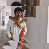 ಪತ್ನಿಯನ್ನು ಬೆನ್ನ ಮೇಲೆ ಹೊತ್ತು ನ್ಯಾಯಕ್ಕಾಗಿ ಹೋರಾಡಿದ ವ್ಯಕ್ತಿ