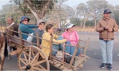 ಎತ್ತಿನ ಬಂಡಿ ಏರಿ ಭಾರತೀಯ ಸಂಸ್ಕೃತಿ ಕಣ್ತುಂಬಿಕೊಂಡ ದೇಶಿ ಪ್ರವಾಸಿಗರು