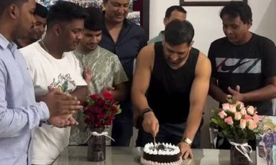 ಬಾಲ್ಯದ ಗೆಳೆಯರ ಜತೆ ಹುಟ್ಟುಹಬ್ಬ ಆಚರಿಸಿದ ಧೋನಿ