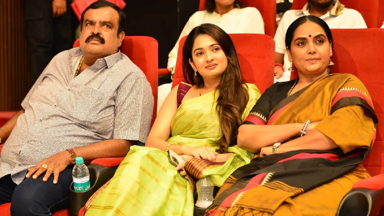 Maadeva Movie: ವಿನೋದ್ ಪ್ರಭಾಕರ್ ಅಭಿನಯದ ʼಮಾದೇವʼ ಚಿತ್ರದ ‘ಎದೇಲಿ ತಂಗಾಳಿʼ ಸಾಂಗ್‌ ಔಟ್‌ - Image 3