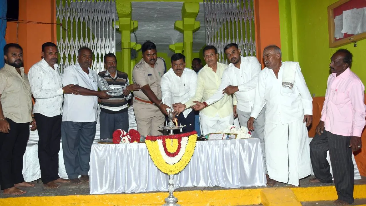 ಮಧುಗಿರಿಯ ಶ್ರೀ ದಂಡಿನ ಮಾರಮ್ಮ ಜಾತ್ರಾ ಮಹೋತ್ಸವಕ್ಕೆ ಎಸಿ ಗೋಟೂರು ಶಿವಪ್ಪ ಚಾಲನೆ