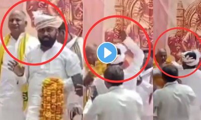 ರಾಜಕೀಯ ಮುಖಂಡನಿಗೆ ವೇದಿಕೆಯಲ್ಲಿಯೇ ಕಪಾಳಮೋಕ್ಷ ಮಾಡಿದ ಕಾರ್ಯಕರ್ತ