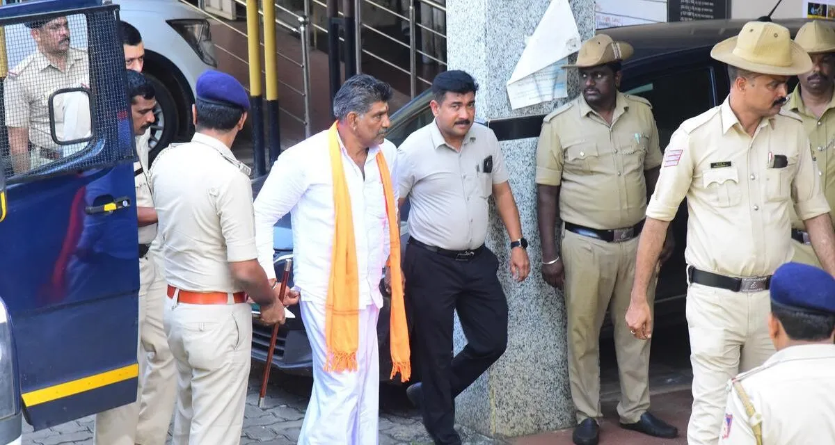 ಮಹೇಶ್ ಶೆಟ್ಟಿ ತಿಮರೋಡಿಗೆ ಮೂರನೇ ಬಾರಿ ಗಡಿಪಾರು ಆದೇಶ; ಪುತ್ತೂರು ಎಸಿಯಿಂದ ಕ್ರಮ