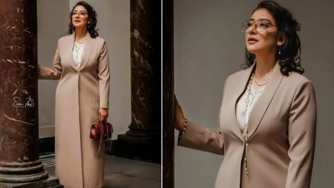 Star Fashion 2026: ವಿಂಟರ್‌ ಟ್ರೆಂಚ್‌ಕೋಟ್‌ ಸೂಟ್‌ನಲ್ಲಿ ಮನೀಷಾ ಕೊಯಿರಾಲ ನ್ಯೂ ಲುಕ್‌ - Image 1