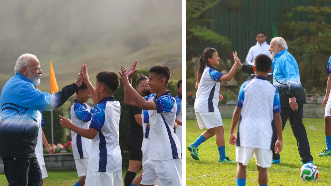 ಸಿಕ್ಕಿಂ ಯುವಕರೊಂದಿಗೆ ಫುಟ್‌ಬಾಲ್ ಆಡಿ ಸಂಭ್ರಮಿಸಿದ ಪ್ರಧಾನಿ ಮೋದಿ - Image 3