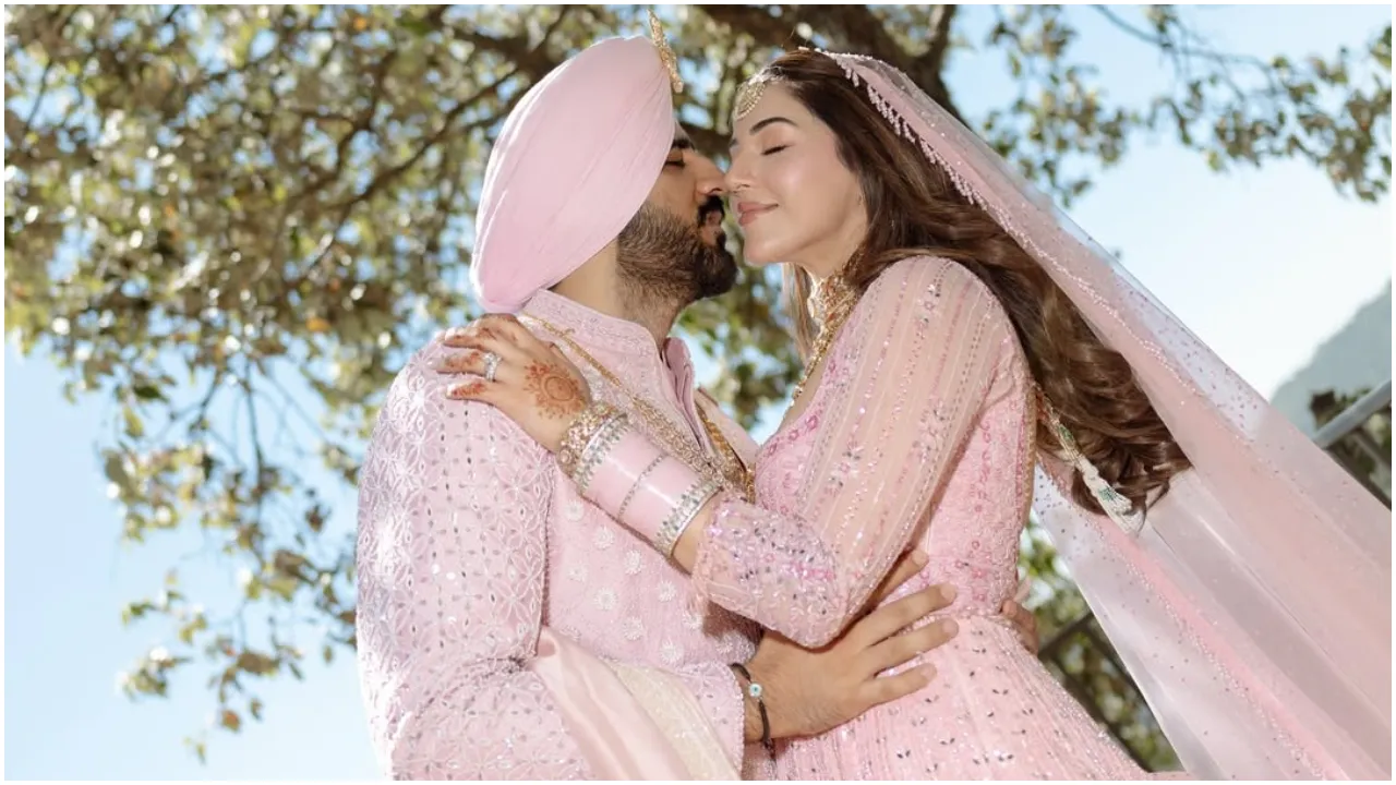 Photos: ದಾಂಪತ್ಯ ಬದುಕಿಗೆ ಕಾಲಿಟ್ಟ ನಟಿ ಮೆಹ್ರೀನ್ ಪಿರ್ಝಾದಾ; ಹಿಮಾಚಲ ಪ್ರದೇಶದಲ್ಲಿ ಅರ್ಷ್‌ ಔಲಕ್ ಜೊತೆ ಅದ್ದೂರಿಯಾಗಿ ನಡೆದ ವಿವಾಹ - Image 4