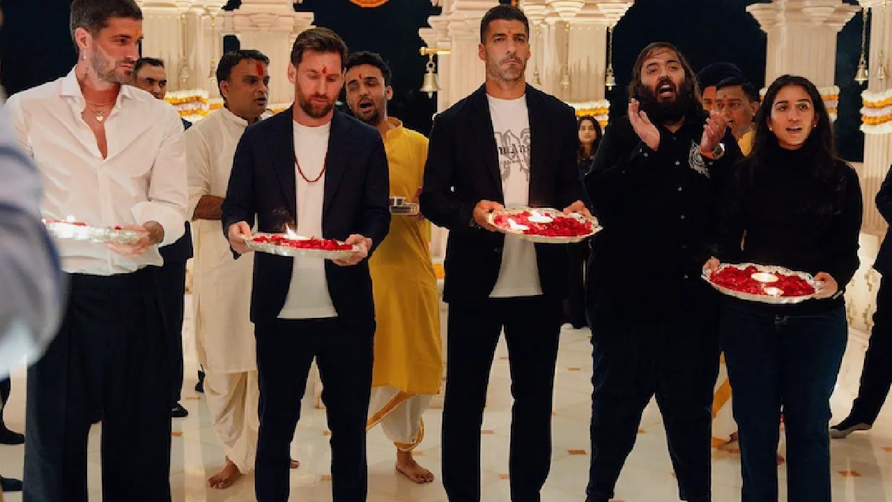 Messi Visit At Vantara: ಗಣೇಶನಿಗೆ ಪೂಜೆ, ಕತ್ತಲ್ಲಿ ಜಪ ಮಾಲೆ; ವಂತಾರಕ್ಕೆ ಭೇಟಿ ನೀಡಿದ ಮೆಸ್ಸಿ ಹೇಳಿದ್ದೇನು? - Image 4