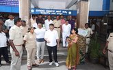 ಕೆಎಸ್ಸಾರ್ಟಿಸಿ, ಬಿಎಂಟಿಸಿ ಬಸ್ ನಿಲ್ದಾಣಗಳಿಗೆ ಬೈರತಿ ಸುರೇಶ್ ದಿಢೀರ್ ಭೇಟಿ