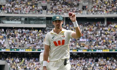 ವಸೀಮ್‌ ಅಕ್ರಮ್‌ ದಾಖಲೆ ಮುರಿದ ಮಿಚೆಲ್‌ ಅಕ್ರಮ್‌!