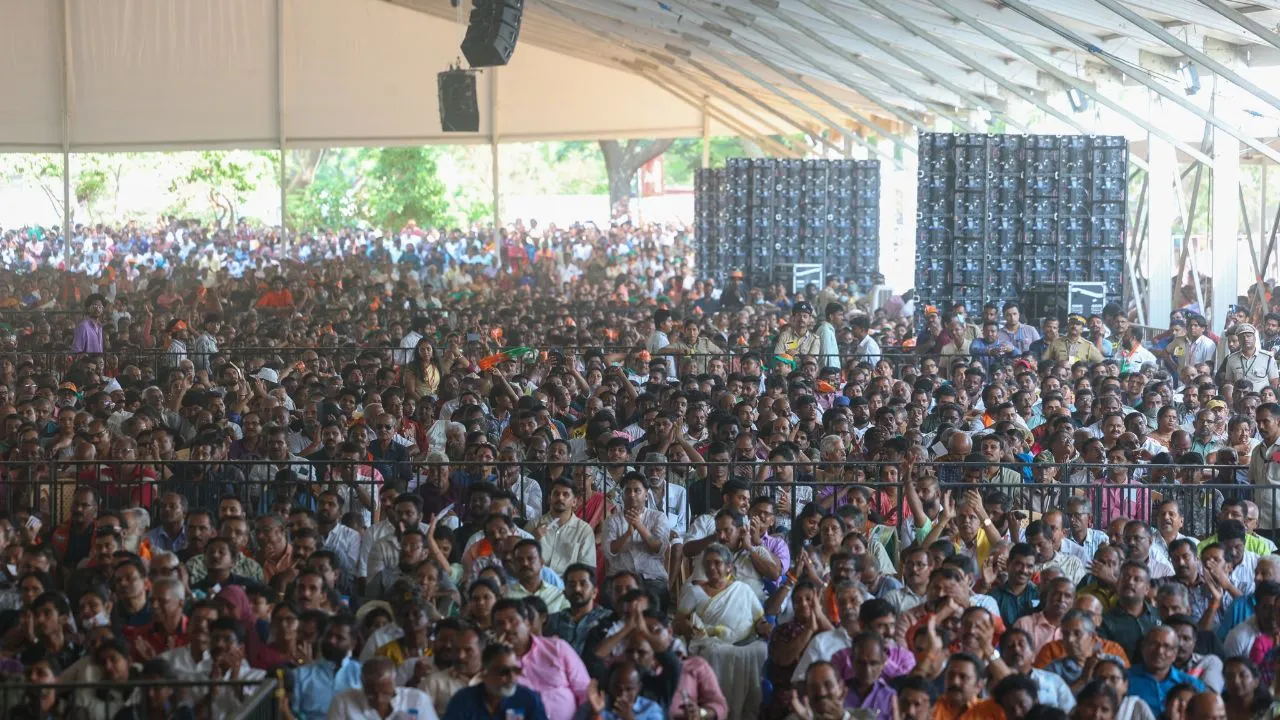 Kerala Assembly Election 2026: ದೇವರ ನಾಡಿನಲ್ಲಿ ಪ್ರಧಾನಿ ನರೇಂದ್ರ ಮೋದಿ ಮಿಂಚಿನ ಪ್ರಚಾರ; ಎಲ್‌ಡಿಎಫ್‌-ಯುಡಿಎಫ್‌ ವಿರುದ್ಧ ಗುಡುಗು - Image 3