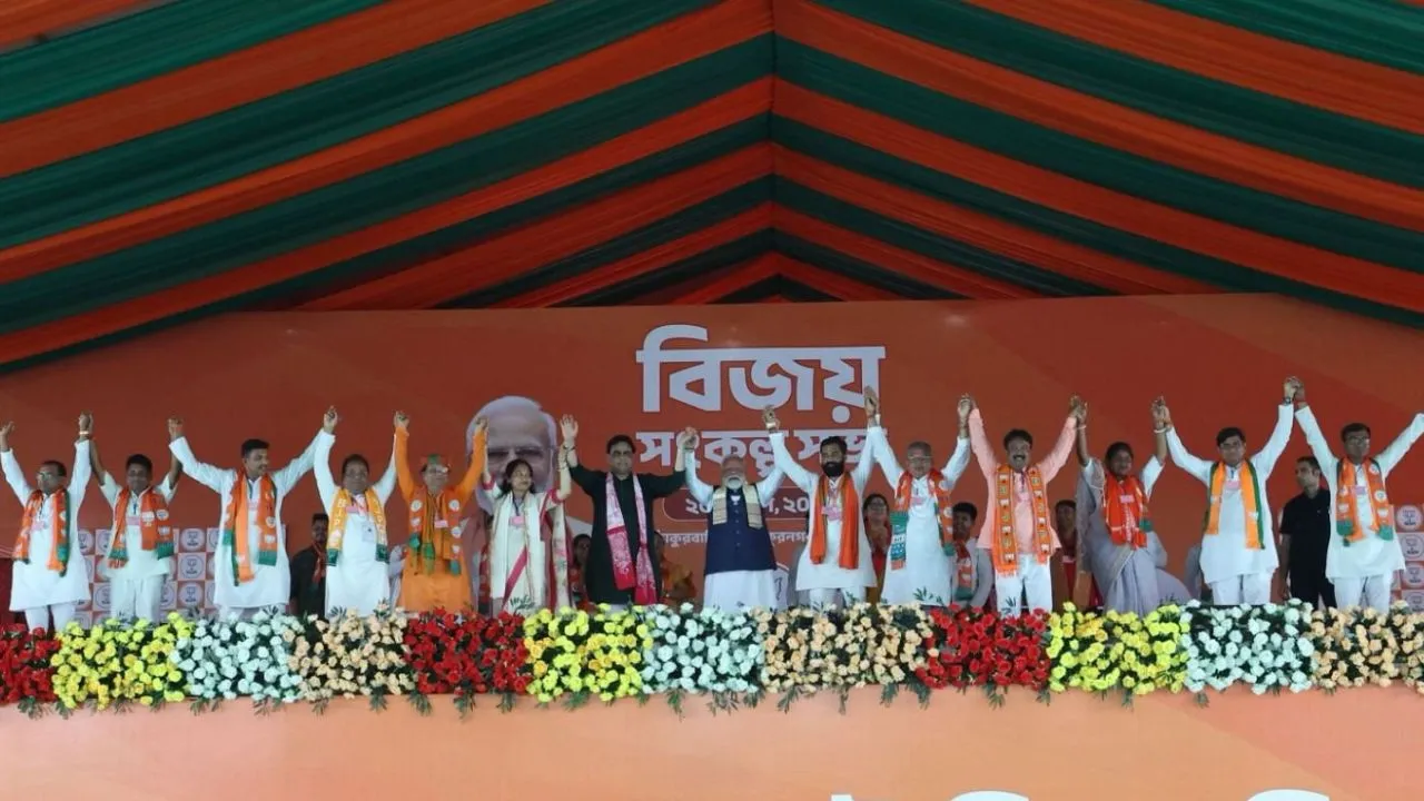 West Bengal Assembly Polls: ಮಾತುವಾ ದೇಗುಲಕ್ಕೆ ಪ್ರಧಾನಿ ನರೇಂದ್ರ ಮೋದಿ ಭೇಟಿ; ರಾಜಕೀಯ ಬದಲಾವಣೆ ಇಲ್ಲಿಂದಲೇ ಆರಂಭವಾಗುತ್ತ? - Image 5