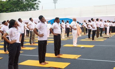 ಯೋಗ ಹೇಳಿಕೊಟ್ಟ ಪ್ರಧಾನಿ ನರೇಂದ್ರ ಮೋದಿ