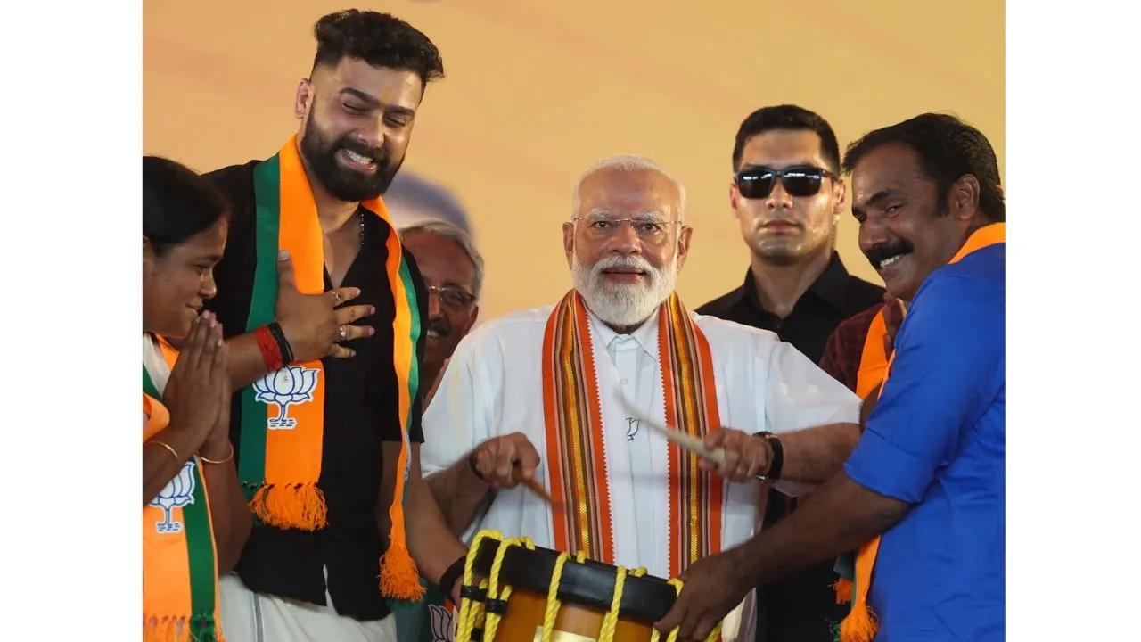 Kerala Assembly Election 2026: ದೇವರ ನಾಡಿನಲ್ಲಿ ಪ್ರಧಾನಿ ನರೇಂದ್ರ ಮೋದಿ ಮಿಂಚಿನ ಪ್ರಚಾರ; ಎಲ್‌ಡಿಎಫ್‌-ಯುಡಿಎಫ್‌ ವಿರುದ್ಧ ಗುಡುಗು - Image 2