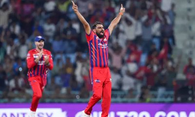 ಮೊದಲ ಎಸೆತದಲ್ಲೇ ವಿಕೆಟ್‌ ಕಿತ್ತು ದಾಖಲೆ ಬರೆದ ಮೊಹಮ್ಮದ್‌ ಶಮಿ