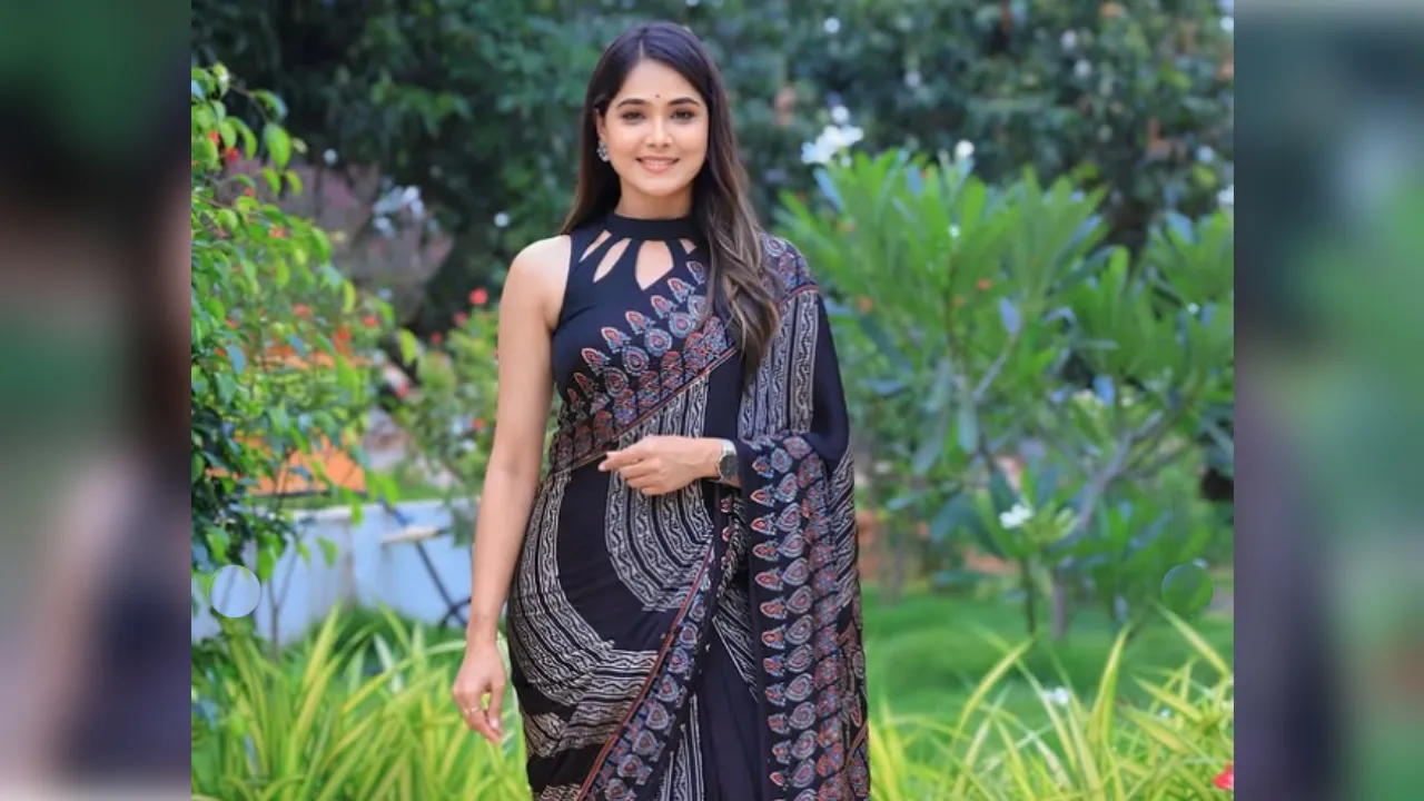Mokshitha Pai: ಬ್ಲ್ಯಾಕ್ ಬ್ಯೂಟಿ ಮೋಕ್ಷಿ: ಕಪ್ಪು ಬಣ್ಣದ ಸೀರೆಯಲ್ಲಿ ಬಿಗ್ ಬಾಸ್ ಸುಂದರಿ - Image 5