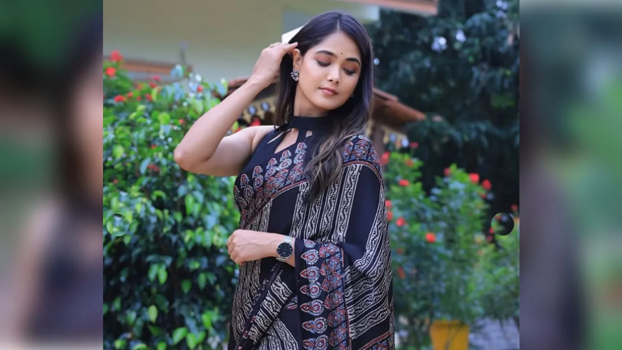 Mokshitha Pai: ಬ್ಲ್ಯಾಕ್ ಬ್ಯೂಟಿ ಮೋಕ್ಷಿ: ಕಪ್ಪು ಬಣ್ಣದ ಸೀರೆಯಲ್ಲಿ ಬಿಗ್ ಬಾಸ್ ಸುಂದರಿ - Image 3