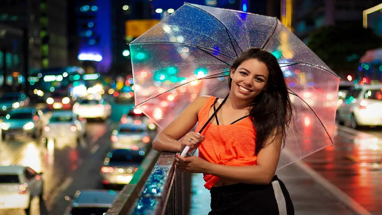 Monsoon Fashion Tips 2026: ಯುವತಿಯರ ಮಾನ್ಸೂನ್ ಫ್ಯಾಷನ್‌ವೇರ್ಸ್ ಹೀಗಿದ್ದರೇ ಚೆನ್ನ! - Image 1