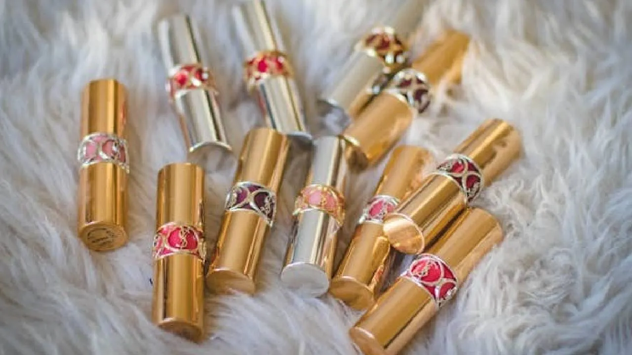 Monsoon Lipsticks 2025: ಮಾನ್ಸೂನ್‌ಗೆ ಕಾಲಿಟ್ಟ ವೈವಿಧ್ಯಮಯ ವಾಟರ್ ಪ್ರೂಫ್ ಲಿಪ್‌ಸ್ಟಿಕ್ಸ್ - Image 3