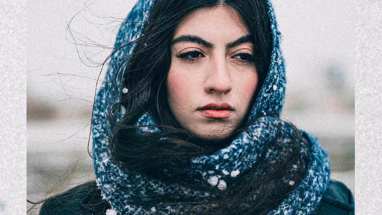 Winter Styling 2026: ಸ್ಟೈಲಿಶ್ ಲುಕ್‌ಗಾಗಿ ಮಫ್ಲರ್ ಸ್ಟೈಲಿಂಗ್ ಟಿಪ್ಸ್ - Image 4