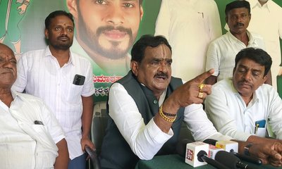 ಕಾಂಗ್ರೆಸ್‌ನ ಗೊಡ್ಡು ಬೆದರಿಕೆಗೆ ದೇವೇಗೌಡರ ಕುಟುಂಬ ಜಗ್ಗುವುದಿಲ್ಲ
