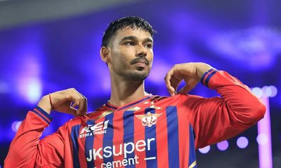 ಧೋನಿಯಂತೆ ಹೆಲಿಕಾಪ್ಟರ್ ಶಾಟ್ ಬಾರಿಸುವ ಮುಕುಲ್ ಚೌಧರಿ ಯಾರು?