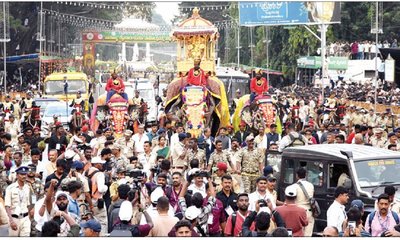 ವಿಜಯ ಯಾತ್ರೆಯೊಂದಿಗೆ ನವರಾತ್ರಿ ಆಚರಣೆಗೆ ತೆರೆ