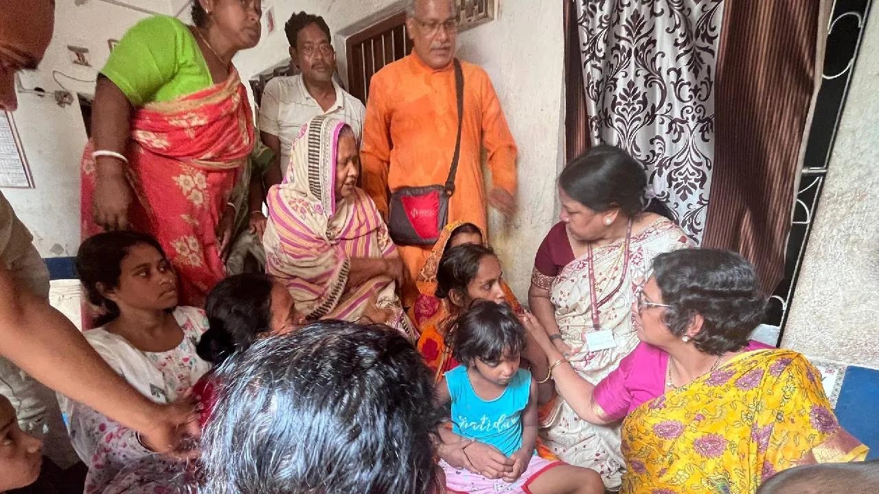 NCW: ಮುರ್ಷಿದಾಬಾದ್ ಗಲಭೆ ಪೀಡಿತ ಪ್ರದೇಶಗಳಿಗೆ ರಾಷ್ಟ್ರೀಯ ಮಹಿಳಾ ಆಯೋಗ ಭೇಟಿ; ಭದ್ರತೆ ಒದಗಿಸಿ ಎಂದ ಸಂತ್ರಸ್ತರು