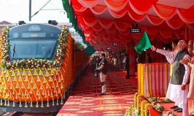 4 ಹೊಸ ವಂದೇ ಭಾರತ್ ರೈಲುಗಳಿಗೆ ಹಸಿರು ನಿಶಾನೆ ತೋರಿದ ಪ್ರಧಾನಿ ಮೋದಿ