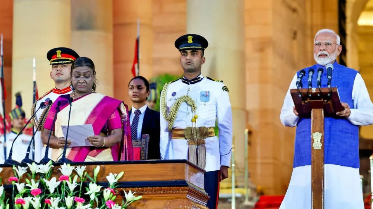 ಚಾಯ್‌ ವಾಲಾನಿಂದ ಪ್ರಧಾನಿವರೆಗೆ: ಸಾರ್ವಜನಿಕ ಸೇವೆಯಲ್ಲಿ 25 ವರ್ಷ ಪೂರೈಸಿದ ನರೇಂದ್ರ ಮೋದಿ ಜರ್ನಿ ಇಲ್ಲಿದೆ - Image 8