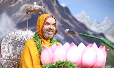 ಕರುಣೆ - ಆಯುಧಾ ಎರಡೂ ದೇವಿಯಲ್ಲಿದೆ - ರಾಘವೇಶ್ವರ ಶ್ರೀ