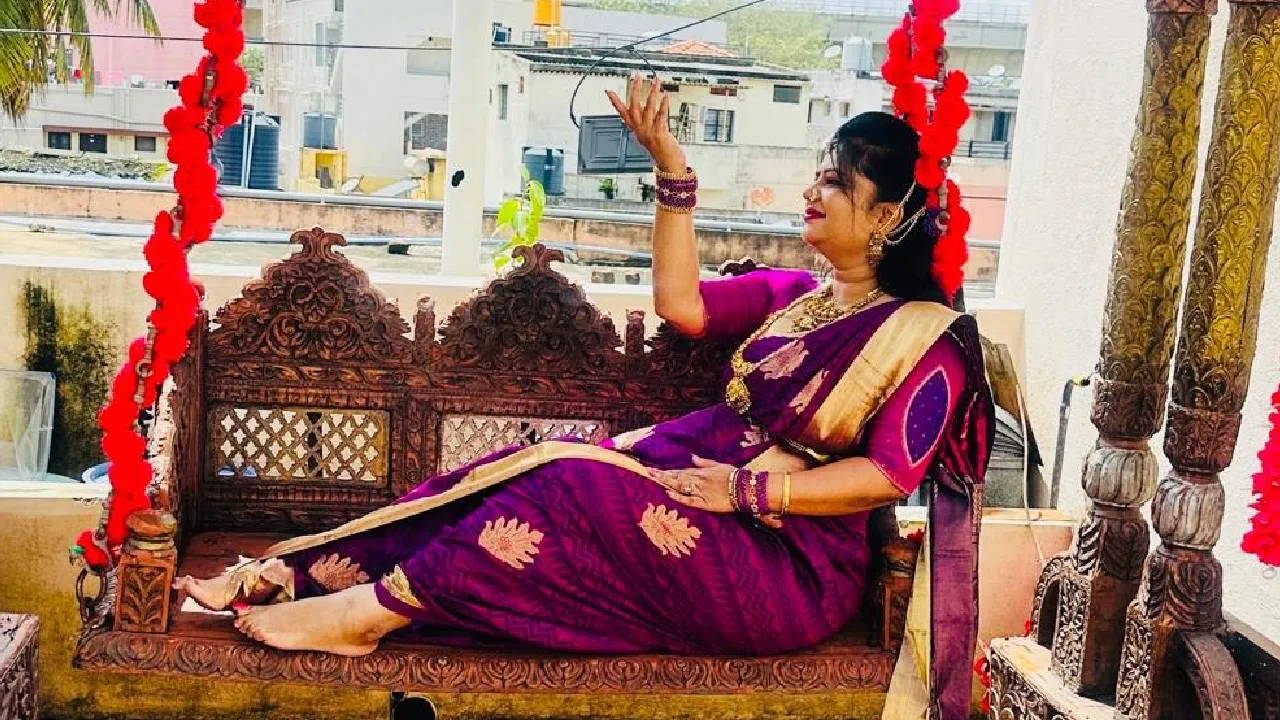 Navaratri Fashion 2025: ನವರಾತ್ರಿಯಲ್ಲಿ ನೇರಳೆ ಬಣ್ಣದ ಜಾದೂ - Image 3