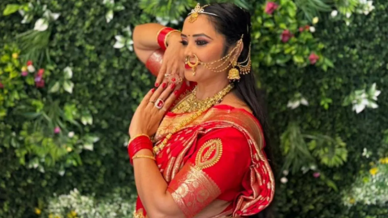 Navaratri Fashion 2025: ನವರಾತ್ರಿಯಲ್ಲಿ ಕೆಂಪು ವರ್ಣದ ಕಮಾಲ್! - Image 4