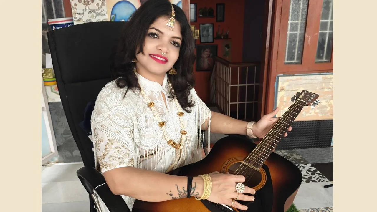 Navaratri Fashion 2025: ನವರಾತ್ರಿಯಲ್ಲಿ ಹೀಗಿರಲಿ ಶ್ವೇತ ವರ್ಣದ ಸ್ಟೈಲಿಂಗ್ - Image 5