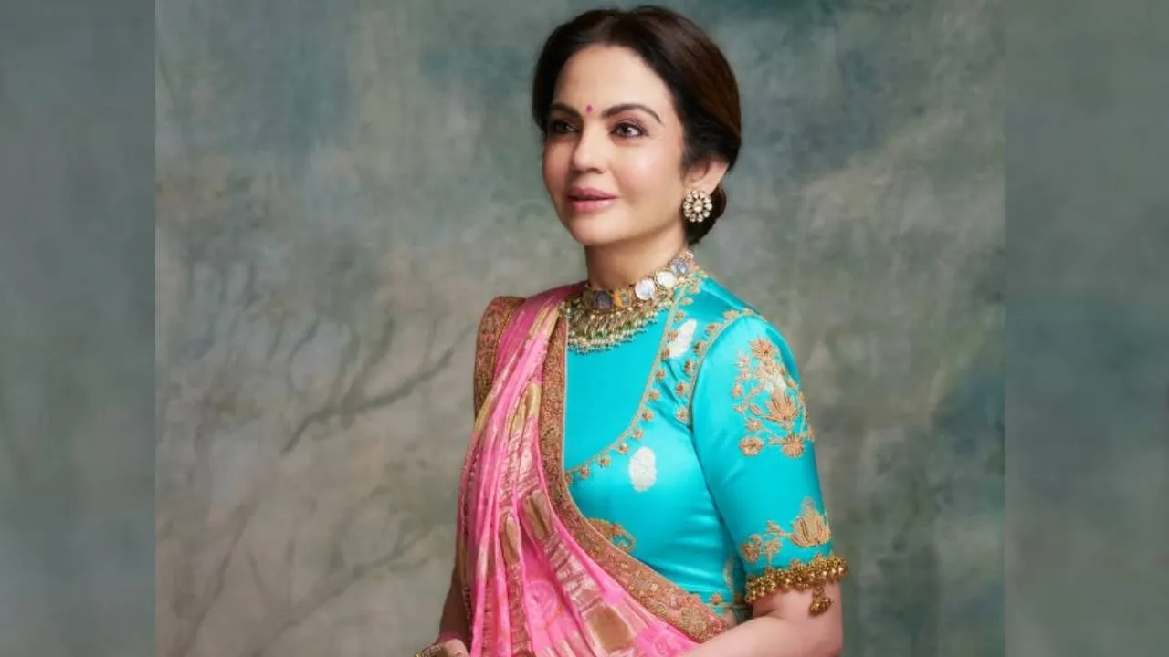 Neetha Ambani: ಸ್ವದೇಶ್‌ನ ಮಧುರೈ ಟ್ರೆಡಿಷನಲ್‌ ಸೀರೆಯಲ್ಲಿ ಮಿಂಚಿದ ನೀತಾ ಅಂಬಾನಿ - Image 5