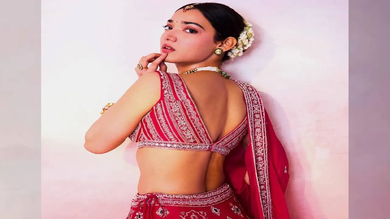 Lehenga Fashion 2026: ಎಥ್ನಿಕ್‌ ಲುಕ್‌ ನೀಡುವ ರೆಡ್‌ ಲೆಹೆಂಗಾ ಸೀಕ್ರೆಟ್ಸ್ - Image 4