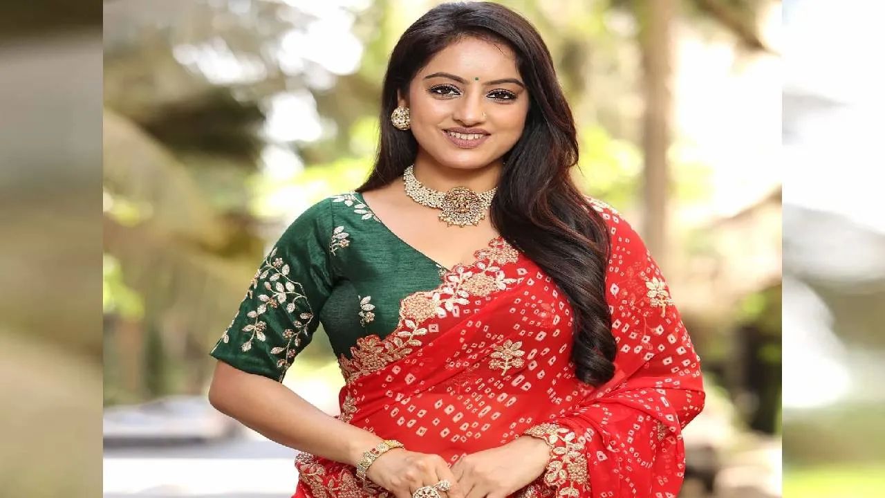 Saree Fashion 2026: ಹೊಸ ವಿನ್ಯಾಸದಲ್ಲಿ ಮರಳಿದ ಟ್ರೆಡಿಷನಲ್‌ ಲುಕ್‌ ನೀಡುವ ಬಾಂದನಿ ಸೀರೆಗಳು - Image 3