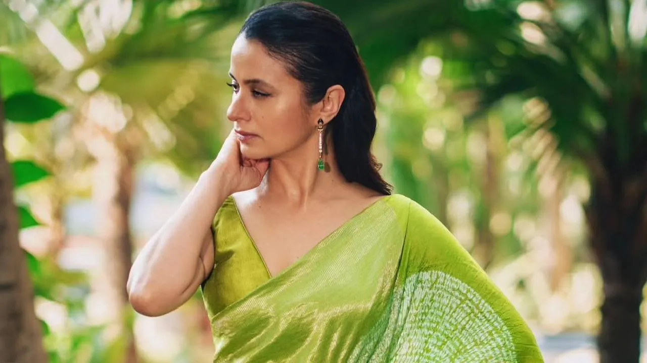 Handsfree Saree 2026: ಗಮನ ಸೆಳೆದ ರಸಿಕಾ ಹ್ಯಾಂಡ್ಸ್ ಫ್ರೀ ಸೀರೆ; ಇದ್ಯಾವ ಬಗೆಯ ಸ್ಯಾರಿ? - Image 3