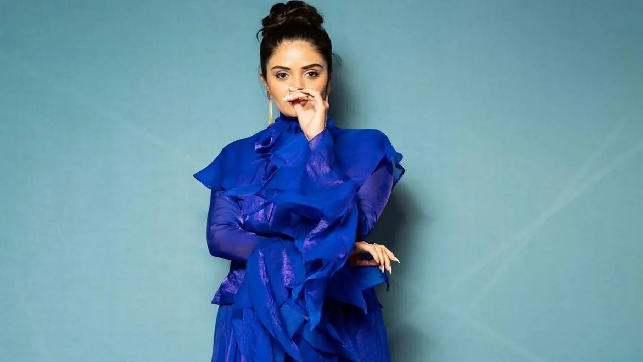Season Fashion 2026: ಊಹೆಗೂ ಮೀರಿದ ಡಿಸೈನ್ಸ್‌ನಲ್ಲಿ ಬಂತು ಅರ್ಗಾನ್ಜಾ ಡ್ರೆಸ್‌ಗಳು - Image 3