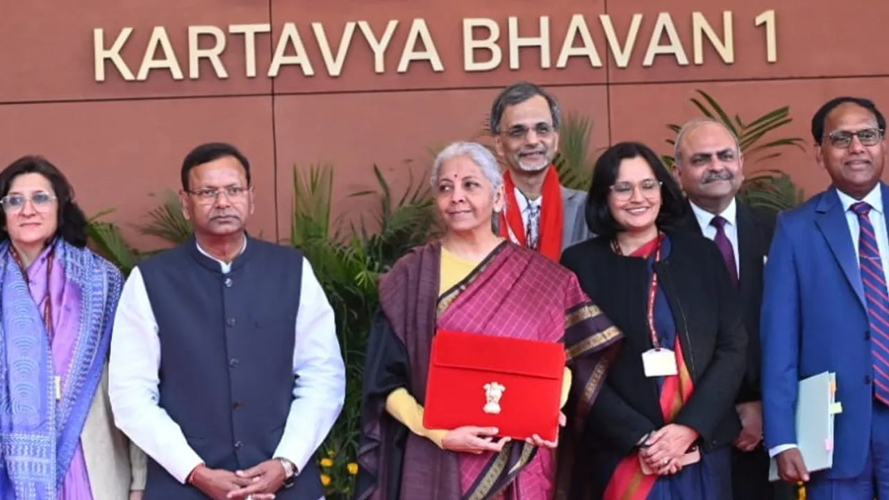 Budget 2026: ಬಜೆಟ್‌ ಮಂಡನೆಗೂ ಮುನ್ನ ರಾಷ್ಟ್ರಪತಿ ಭೇಟಿಯಾದ ವಿತ್ತ ಸಚಿವೆ ನಿರ್ಮಲಾ ಸೀತಾರಾಮನ್‌ - Image 2