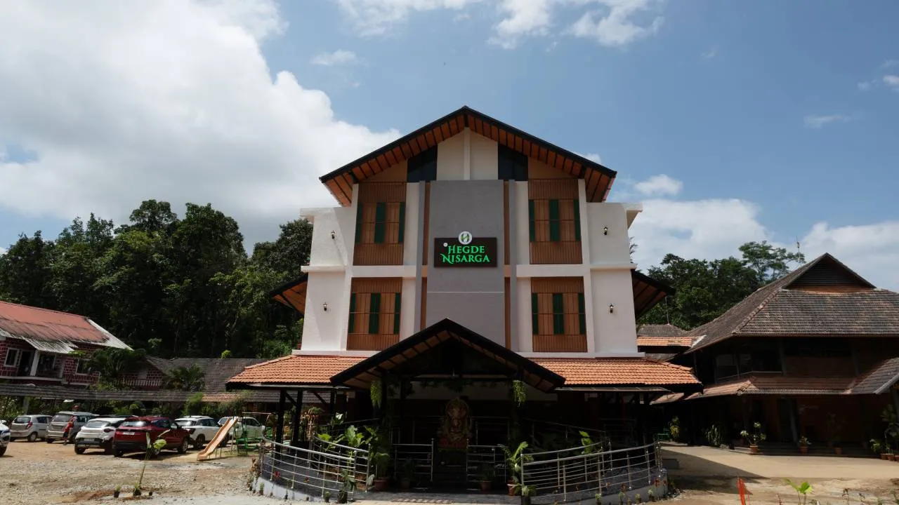 ನಿಸರ್ಗದಿಂದಲೇ ಸಕಲ ರೋಗಗಳಿಗೂ ಮದ್ದು; ಡಾ. ವೆಂಕಟರಮಣ ಹೆಗಡೆ ಬಿತ್ತಿದ ಬೀಜ ಇಂದು ಹೆಮ್ಮರ! ನಿಸರ್ಗ ಮನೆ ವೇದ ವೆಲ್‌ನೆಸ್‌ ಸೆಂಟರ್‌ನಿಂದ ಶೇ. 100 ಆರೋಗ್ಯ