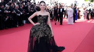 Cannes 2025: ಕಾನ್ಸ್‌ ಫಿಲ್ಮ್‌ ಫೆಸ್ಟಿವಲ್‌ ರೆಡ್ ಕಾರ್ಪೆಟ್‌ನಲ್ಲಿ ಮಿಂಚಿದ ಲಾಪತಾ ಲೇಡೀಸ್ ಖ್ಯಾತಿಯ ನಿತಾಂಶಿ ಗೋಯೆಲ್ - Image 5