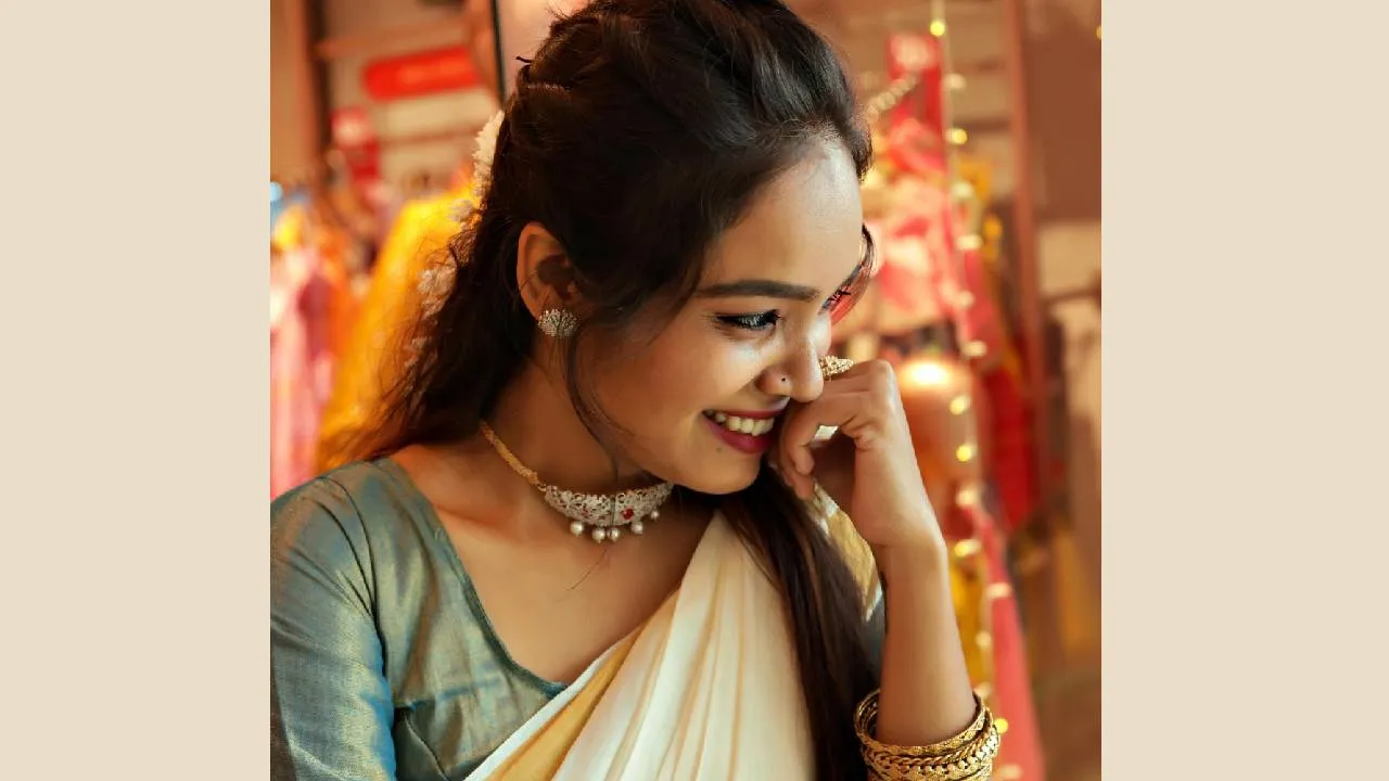 Onam Sarees 2025: ಓಣಂ ಫೆಸ್ಟಿವ್ ಸೀಸನ್‌ನಲ್ಲಿ ಟ್ರೆಂಡಿಯಾಗಿರುವ ಸೀರೆಗಳಿವು - Image 4