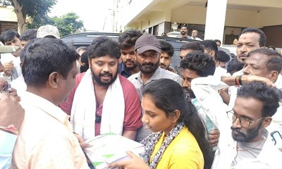 ಮನೆ ಮನೆ ಭೇಟಿ ಸಮಸ್ಯೆ ಆಲಿಸಿದ ಶಾಸಕ ಪ್ರದೀಪ್ ಈಶ್ವರ್