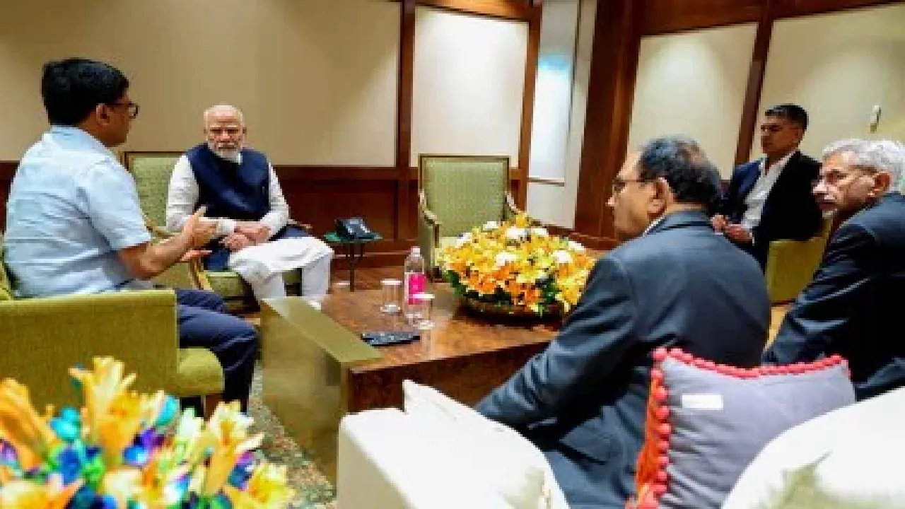 Pahalgam Terror Attack: ಪಹಲ್ಗಾಮ್‌ನಲ್ಲಿ ಉಗ್ರರ ದಾಳಿ: ಈವರೆಗಿನ ಕಂಪ್ಲೀಟ್‌ ಡಿಟೇಲ್ಸ್ ಇಲ್ಲಿದೆ - Image 6