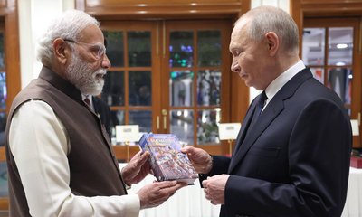 ಪುಟಿನ್‌ಗೆ ಭಗವದ್ಗೀತೆಯನ್ನು ಉಡುಗೊರೆಯಾಗಿ ಕೊಟ್ಟ ಮೋದಿ
