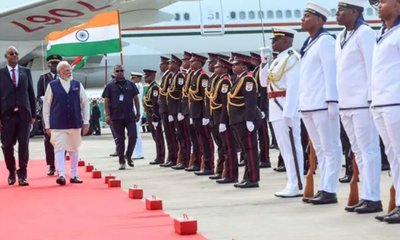 ಸೀಶೆಲ್ಸ್‌ಗೆ ಆಗಮಿಸಿದ ಪ್ರಧಾನಿ ಮೋದಿಗೆ ಭವ್ಯ ಸ್ವಾಗತ