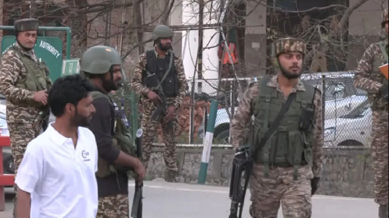 Pahalgam Terror Attack: ದಾಳಿ ನಡೆದ ಪಹಲ್ಗಾಮ್‌ನ ಬೈಸರನ್ ಕಣಿವೆ ಹೇಗಿದೆ ಗೊತ್ತಾ? ಕಾರ್ಯಾಚರಣೆಗೆ ಎದುರಾಗುವ ಸವಾಲೇನು? - Image 4