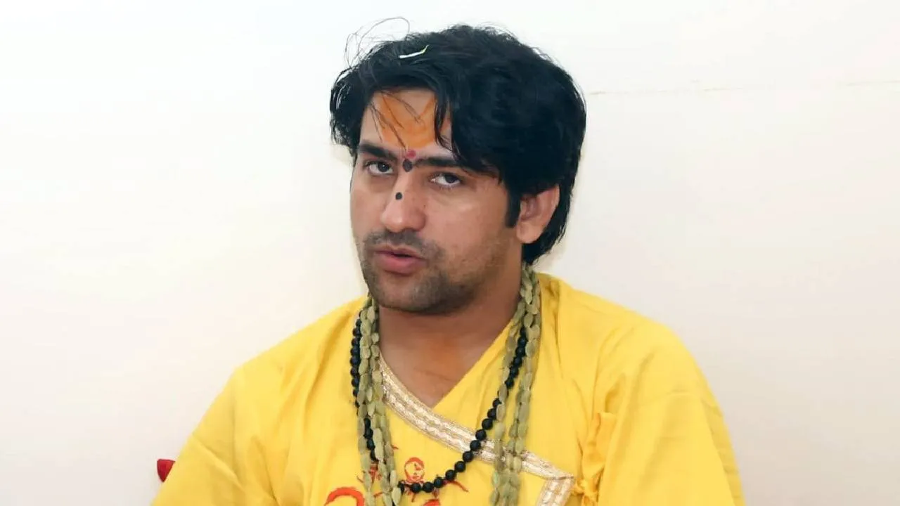 Viral Video: ವಕ್ಫ್ ತಿದ್ದುಪಡಿ ಕಾಯ್ದೆ: ವಲಸೆ ಹೋದ ಹಿಂದೂಗಳ ಬಗ್ಗೆ ಪಂಡಿತ ಧೀರೇಂದ್ರ ಶಾಸ್ತ್ರಿ ಕಳವಳ