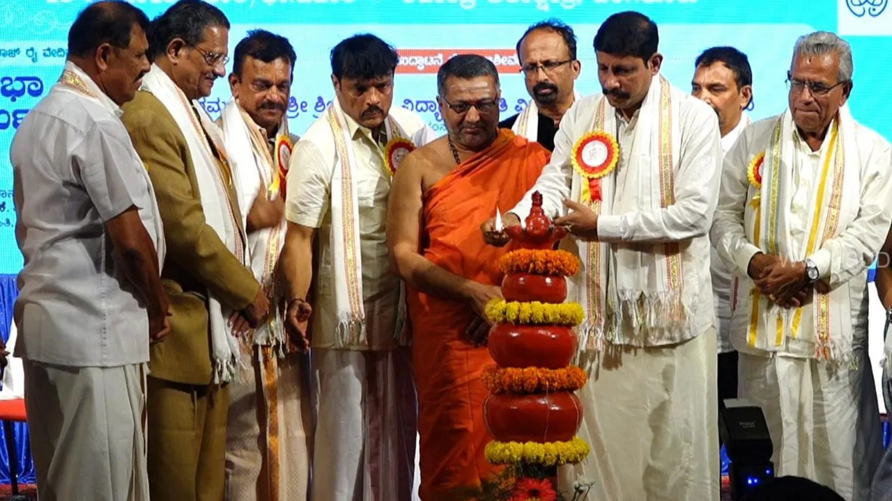 ಕರಾವಳಿ ಸಂಸ್ಕೃತಿಯ ಭಾಗವಾದ ʼಕಂಬಳʼ ತುಳುನಾಡಿನ ಸೀಮೆ ದಾಟಿ ಹೋಗಬಾರದು: ಡಾ. ವಿಶ್ವ ಸಂತೋಷ ಭಾರತೀ ಸ್ವಾಮೀಜಿ
